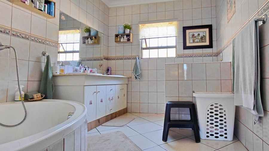 3 Bedroom Property for Sale in Boschdal North West